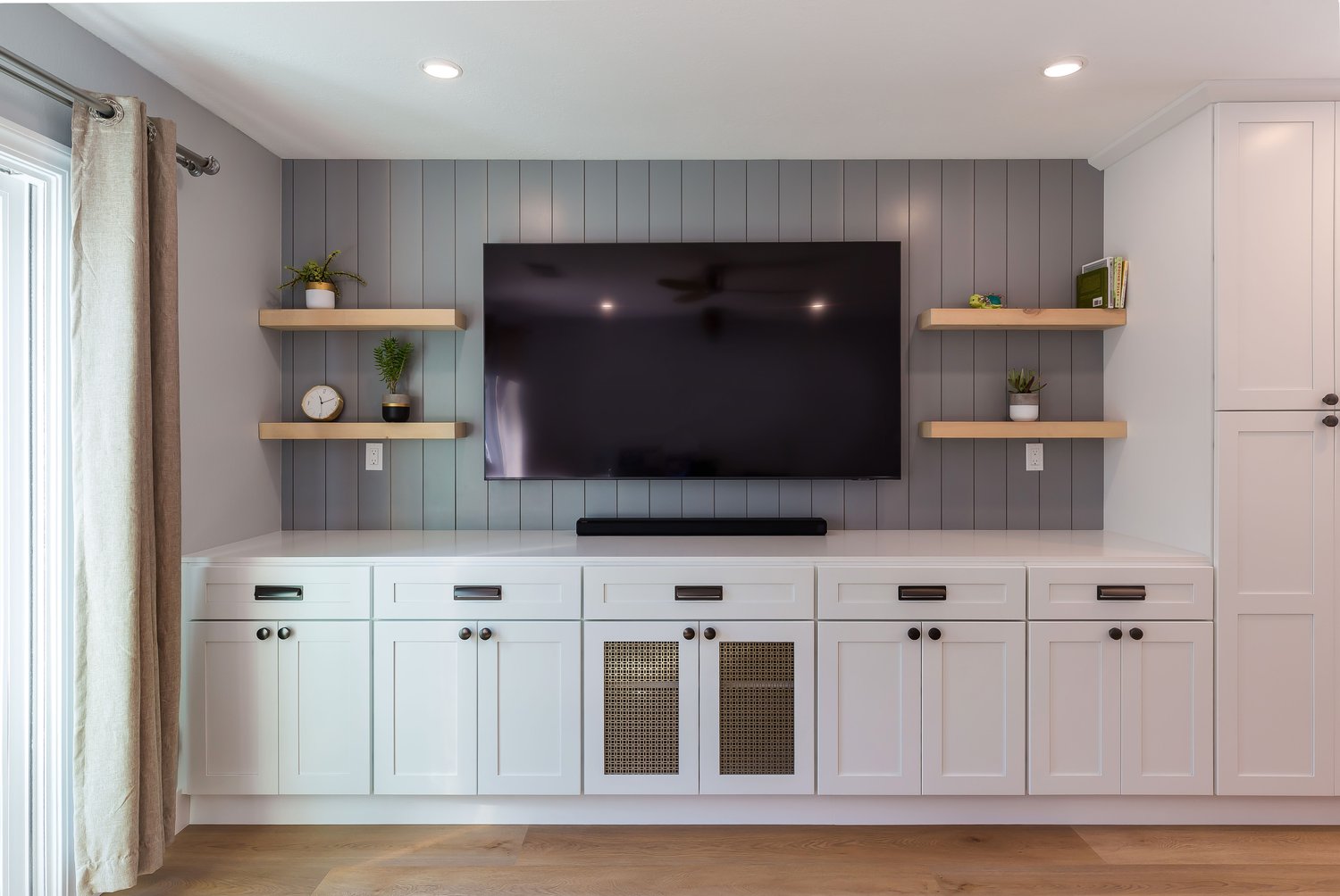 Cabinet full house customization